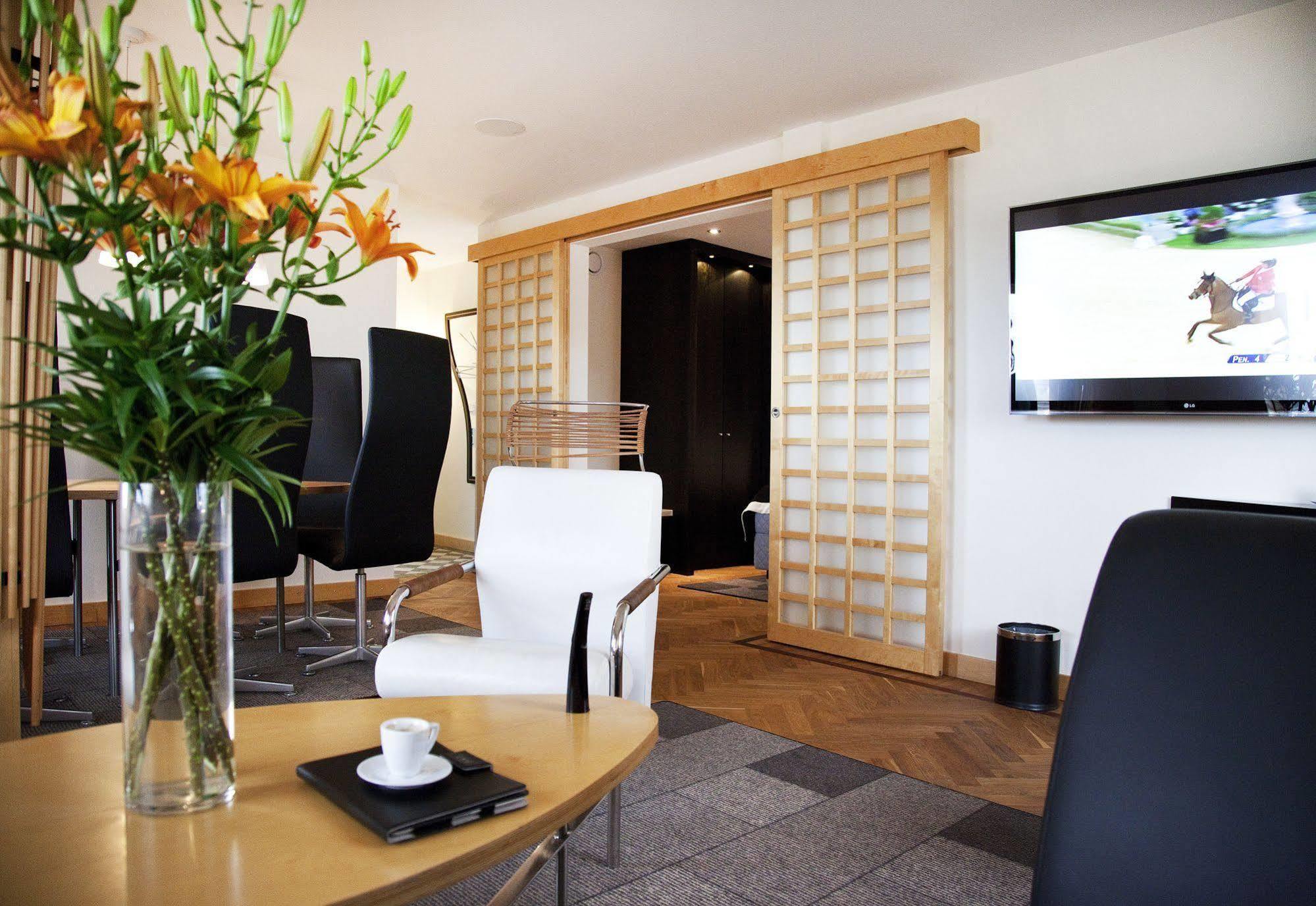 Hotel Lundia Extérieur photo